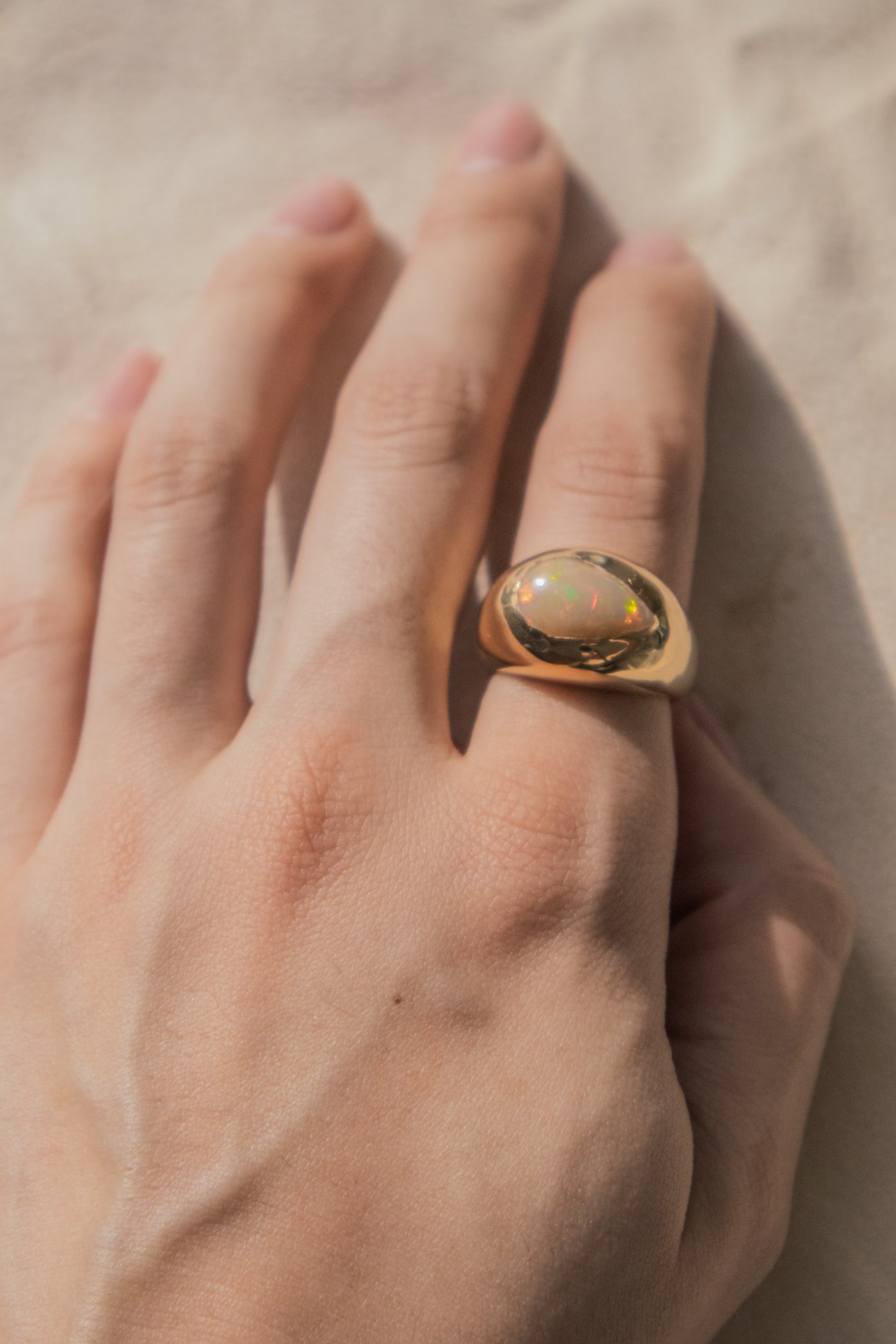 Anillo Soma con Ópalo - 18K Oro Vermeil