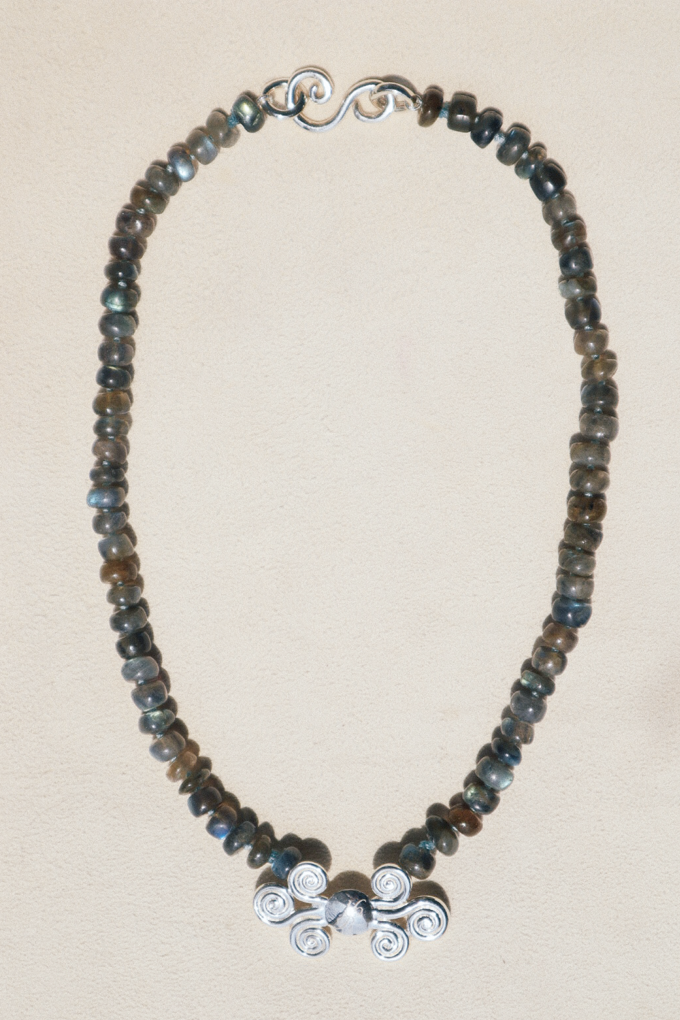 Collar El Garabato con Gemas Preciosas