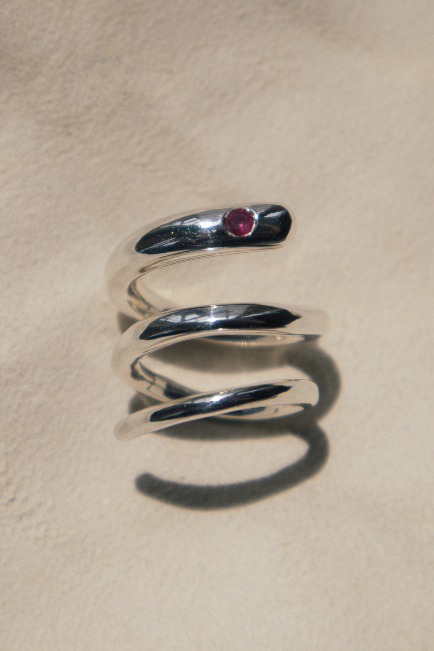 Anillo El Espiral - 925 Plata con Gema Preciosa