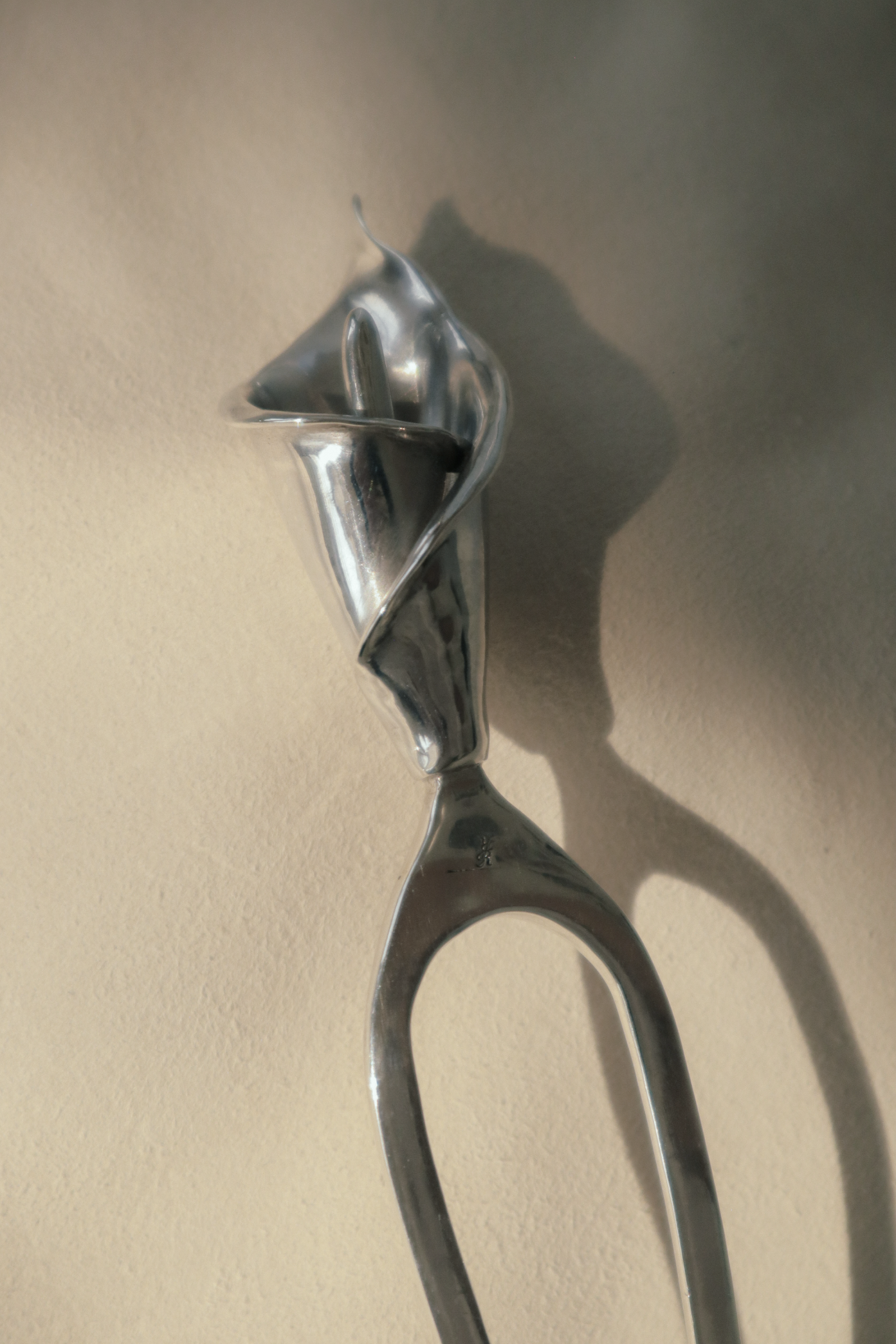 Pin de Cabello La Flor - Calla Lily