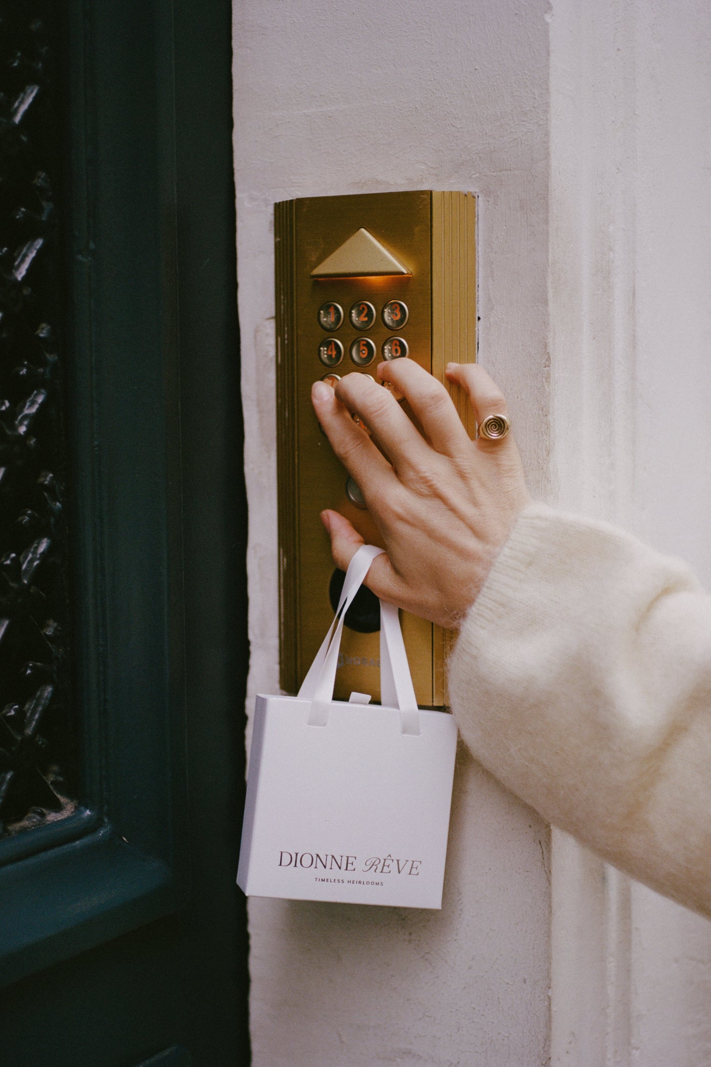 La Marea Signet Ring - 18K Gold Vermeil