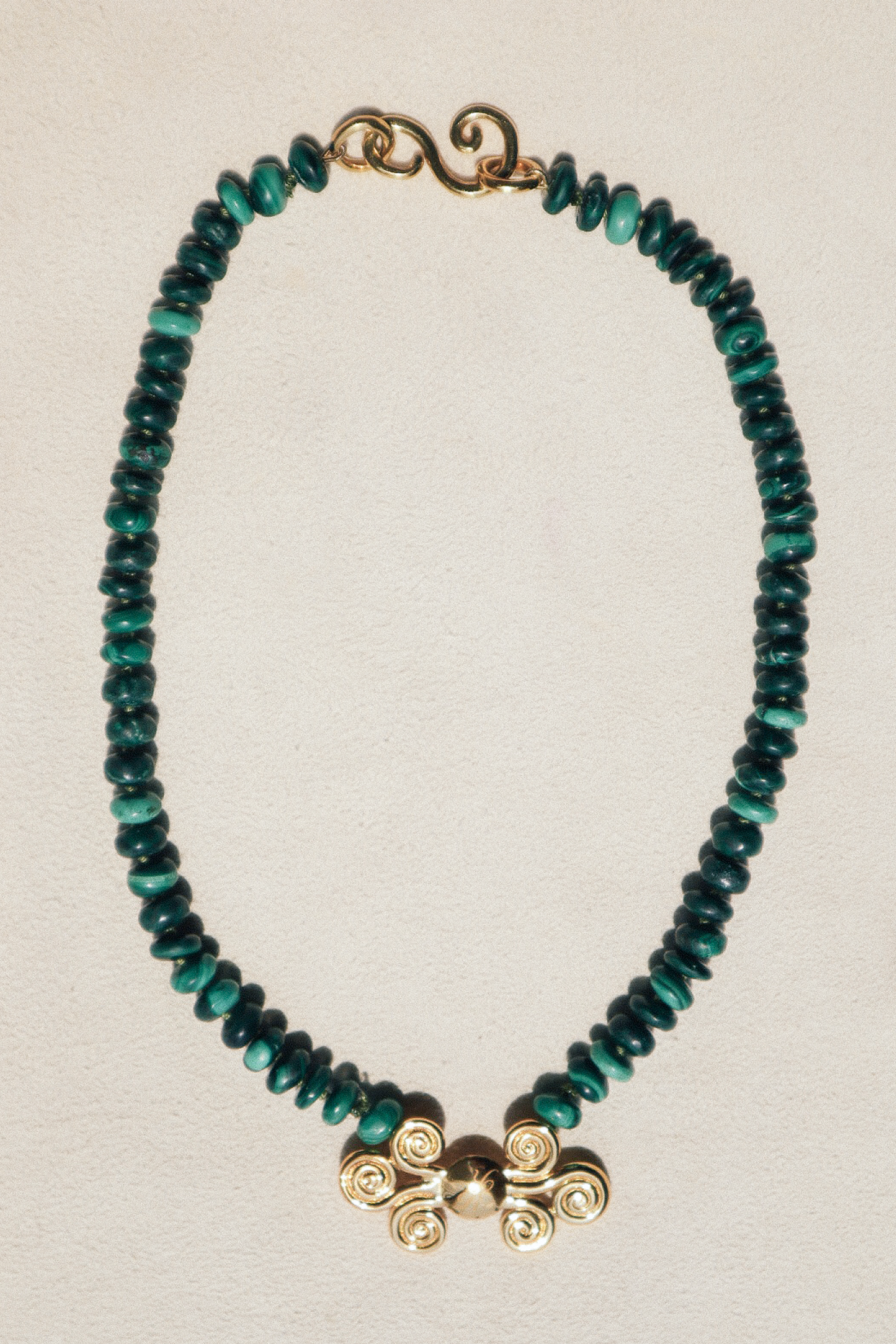 Collar El Garabato con Gemas Preciosas